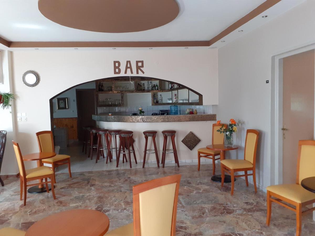 Pantheon Otel Kamena Vourla Dış mekan fotoğraf